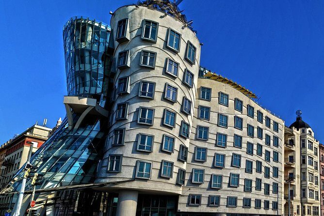 Private Transfer from Budapest to Prague with 2 hours for sightseeing - Stop choices: how to use the 2 hours without wasting it