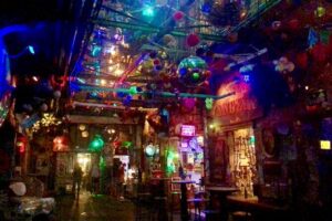 Ruin Pub Walking Tour with a Local Hostess in Budapest - Deák Ferenc Square: Transport, Districts, and the Airport Bus Tip