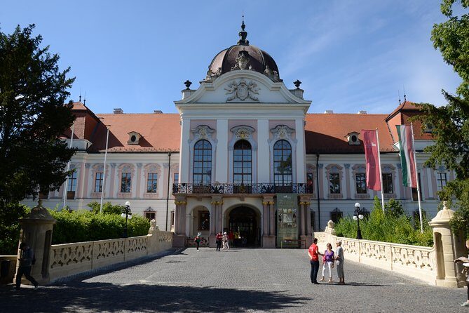 Sisi's Godollo Palace Tour from Budapest - Getting From Central Budapest to Gödöllő: Simple, Not Fancy