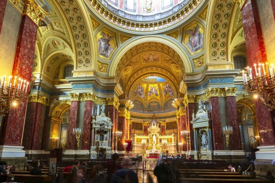 Skip-the-line St. Stephen's Basilica Guided Tour - St. Stephen’s Basilica on a tight, guided clock