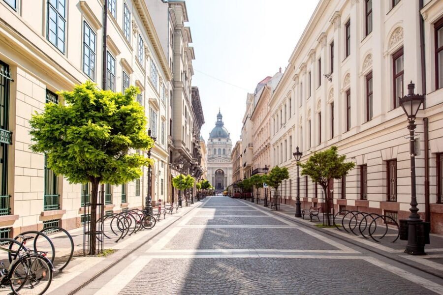 Skip-the-line St. Stephen's Basilica Guided Tour - Old Town walking: Parliament Building and Liberty Square views