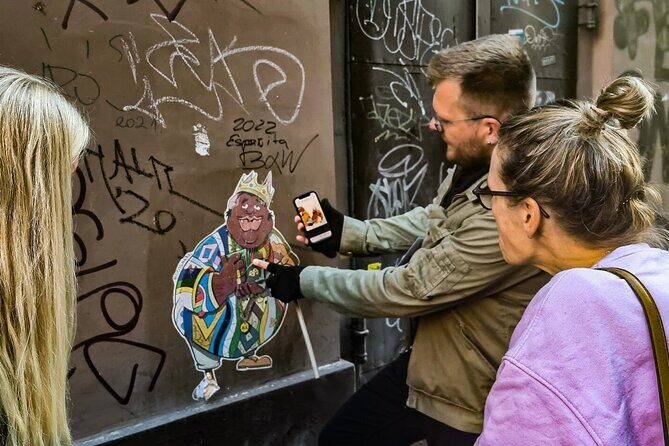 Street Art and Alternative Tour in Budapest - Street art in Budapest that actually talks back