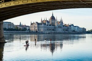 Sunrise SUP to the heart of Budapest - First minutes on the board: beginner instruction that actually helps