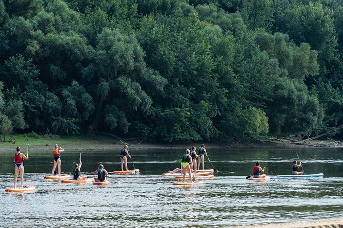 SUP Budapest: Sunset tour - Safety setup: life jackets, guide team, and the leash question