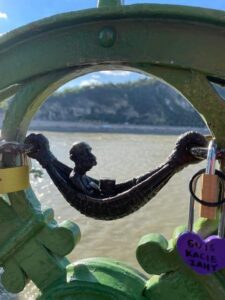 Tiny Sculptures, Big Stories: Kolodko mini statue tour - Starting at New York Café Budapest: how the tour gets moving