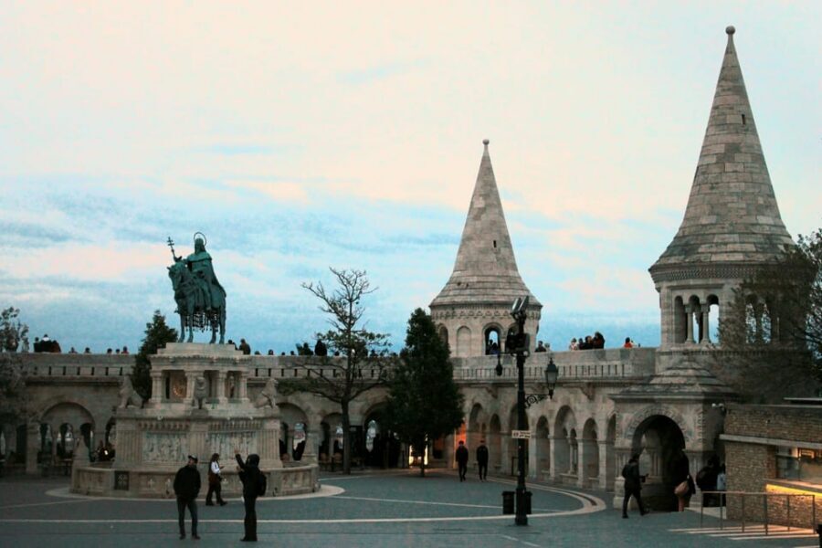 True Crime Walking Tour in the Buda Castle district - Stop-by-stop: Matthias Church to Fisherman’s Bastion