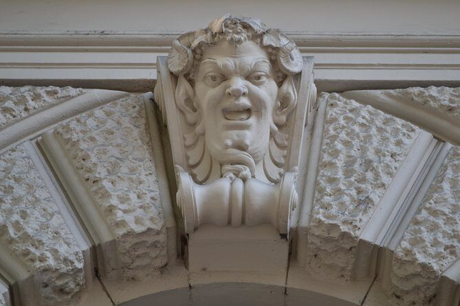 Unique city walk with legends - Quick hits on this Budapest legends city walk