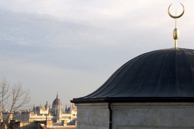 Walk and Cook Budapest - Great / Central Synagogue (Nagy Zsinagóga): WWII Memory and Cultural Continuity