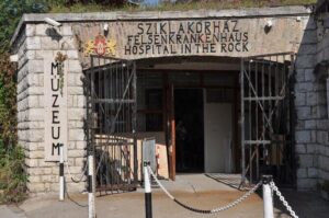Walk in Buda with Hospital in the Rock Underground Cave Visit - Starting at Szentháromság tér: the walk’s rhythm and group size
