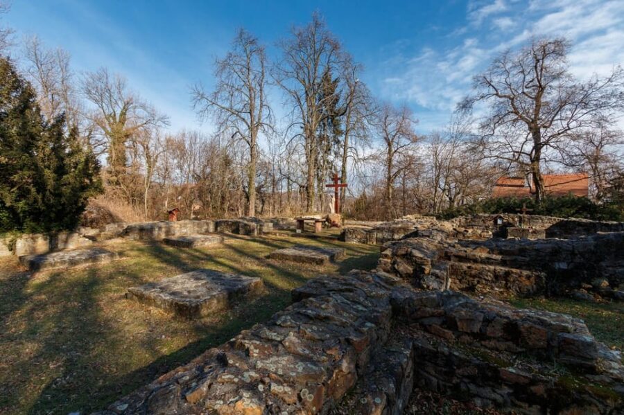 Walk to recent and aged spiritual sanctuaries near Budapest - Who should book this tour (and who might skip it)?